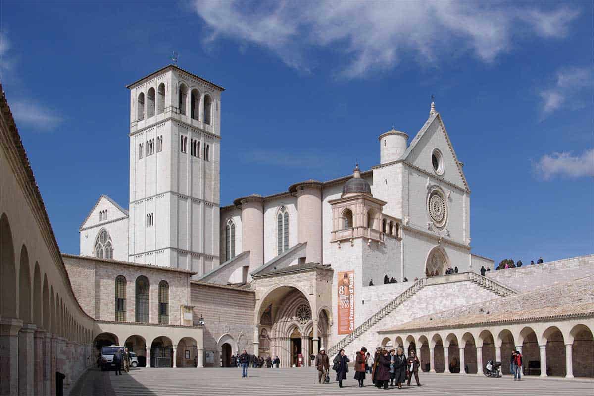 Transfer Florence to Rome via Assisi