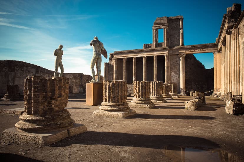 Private tour Pompeii, Sorrento and Positano from Naples Port