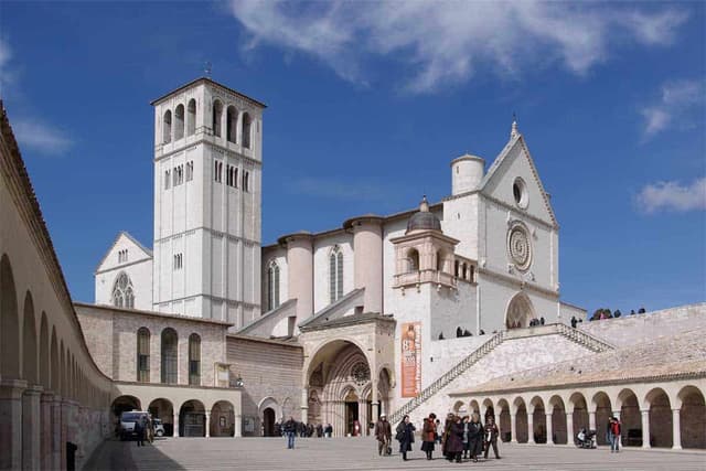 Transfer Florence to Rome via Assisi