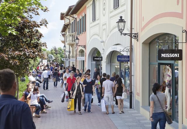 Transfer Florence to Venice via McArthurGlen Designer Outlets