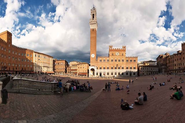 The shell-shaped Piazza del Campo in Siena