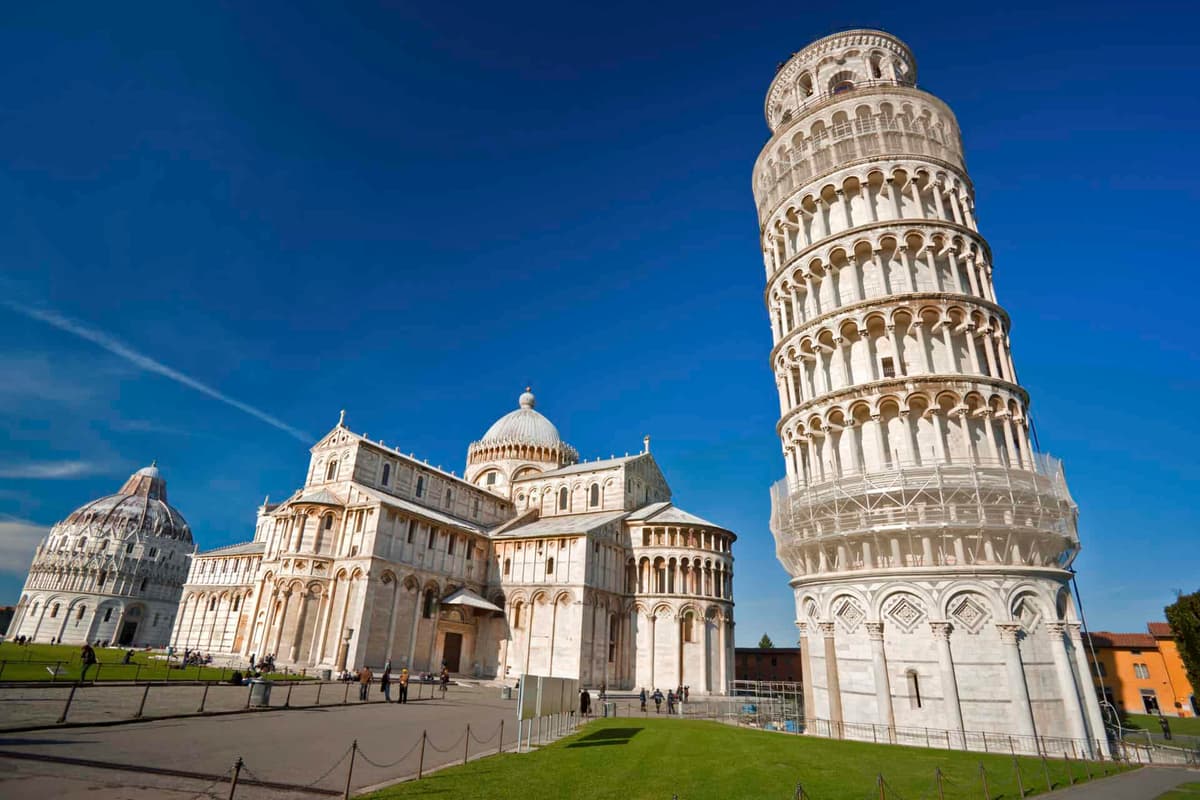 Transfer Florence to Rome via Pisa