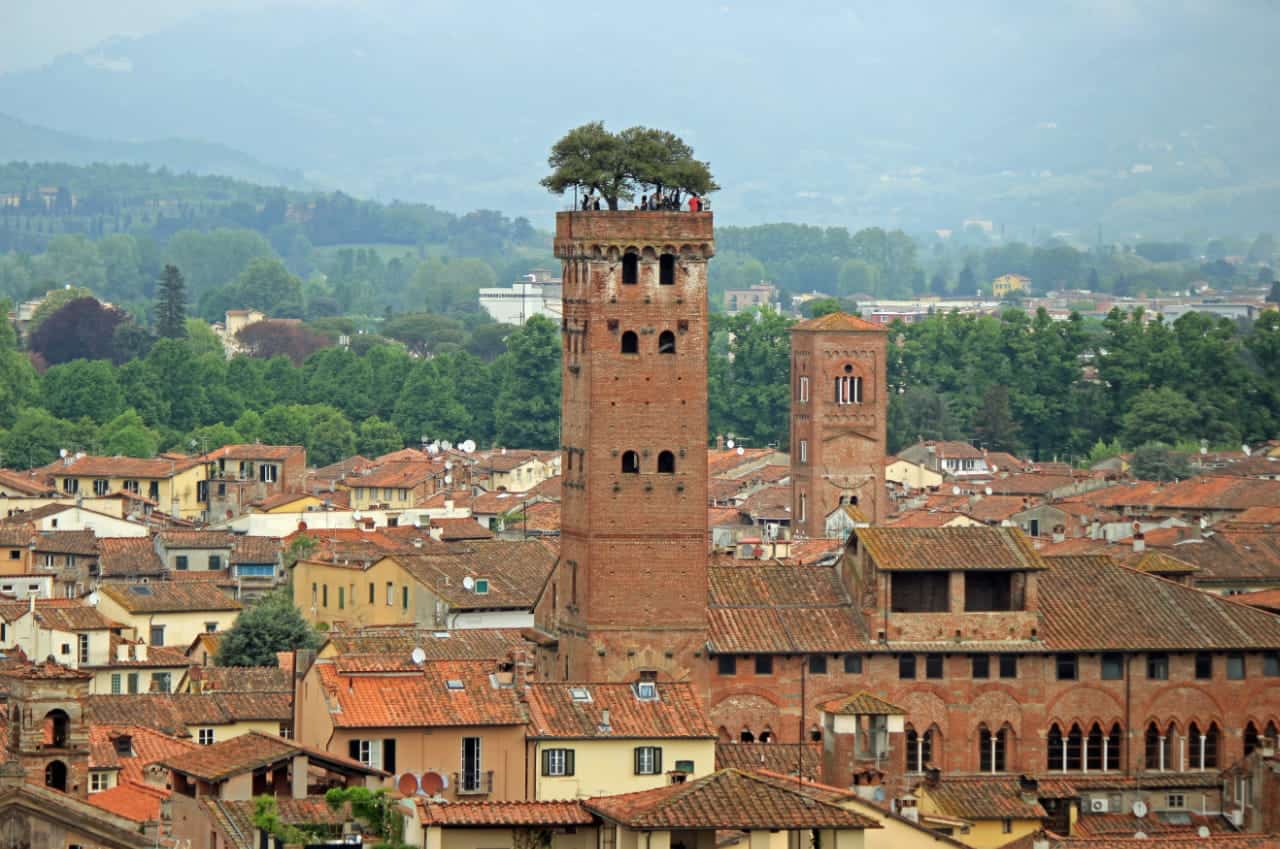 Private half day tour to Lucca from Florence
