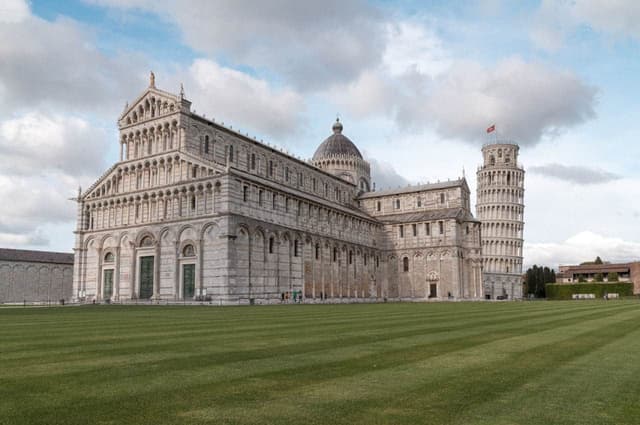 Private tour to Pisa and Lucca from Florence