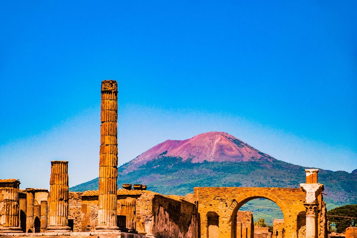 Private tour Pompeii and Vesuvius Winery from Naples Port