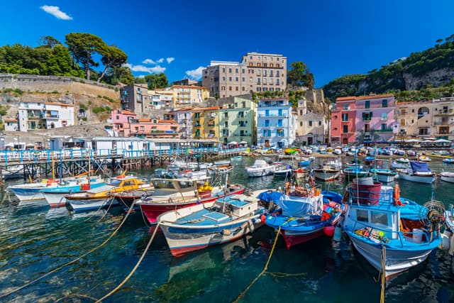 Private tour Sorrento, Positano and Amalfi from Naples Port
